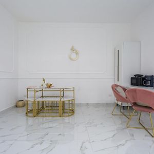 Golden Suites By Dimorra